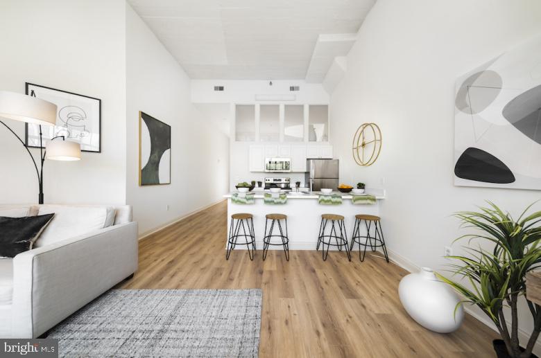 2121-41 Market Street, Unit 704 Philadelphia, PA 19103 - Photo 6 of 24