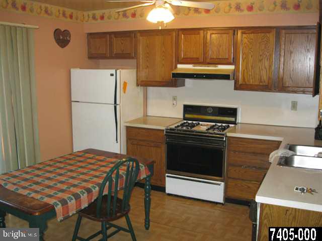 180 Boxwood Road Manchester, PA 17345 - Photo 3 of 11 Gallery Image 3