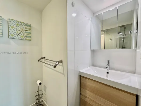 $2,350 | 1000 Parkview Drive, Unit 723, Hallandale Beach, FL 33009