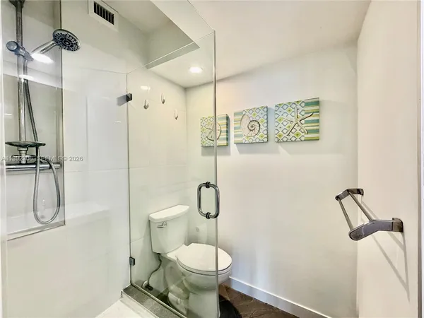 $2,350 | 1000 Parkview Drive, Unit 723, Hallandale Beach, FL 33009