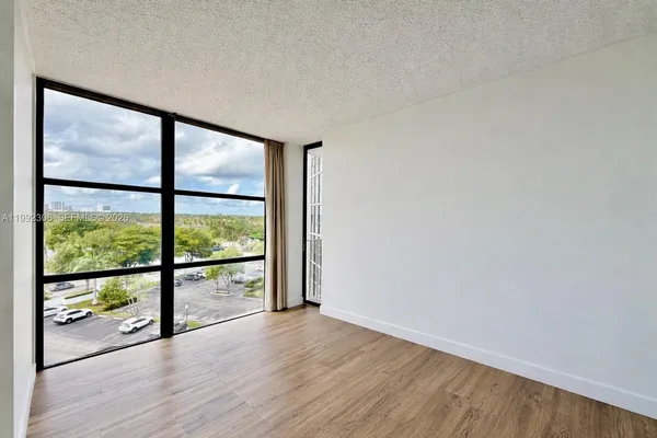 $2,350 | 1000 Parkview Drive, Unit 723, Hallandale Beach, FL 33009