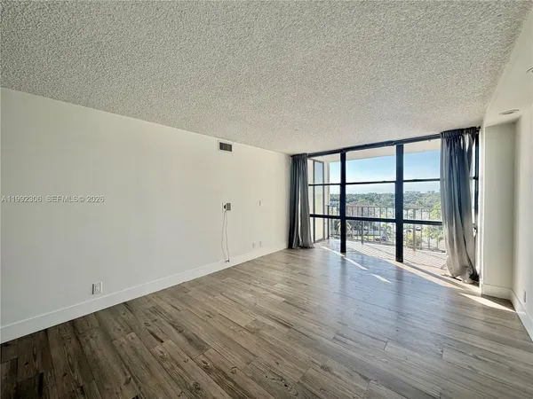 $2,350 | 1000 Parkview Drive, Unit 723, Hallandale Beach, FL 33009