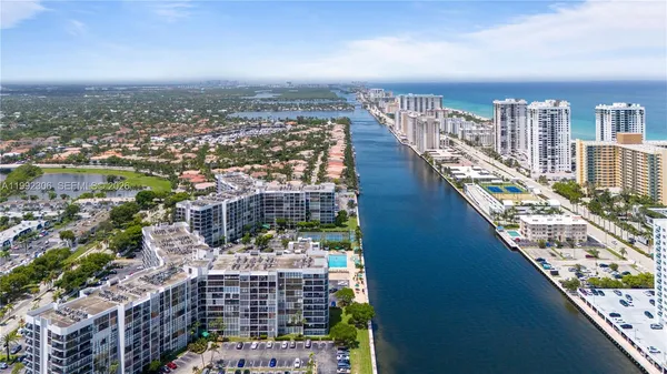 $2,350 | 1000 Parkview Drive, Unit 723, Hallandale Beach, FL 33009