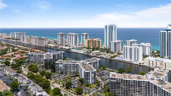 $2,350 | 1000 Parkview Drive, Unit 723, Hallandale Beach, FL 33009