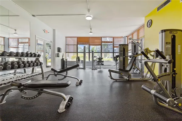 $2,350 | 1000 Parkview Drive, Unit 723, Hallandale Beach, FL 33009
