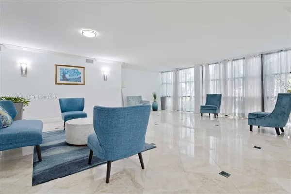$2,350 | 1000 Parkview Drive, Unit 723, Hallandale Beach, FL 33009