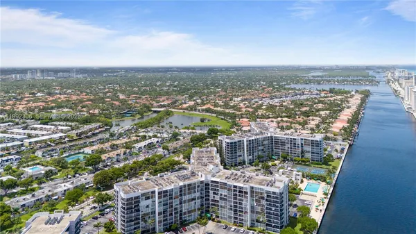 $2,350 | 1000 Parkview Drive, Unit 723, Hallandale Beach, FL 33009