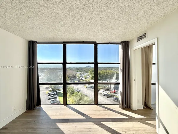 $2,350 | 1000 Parkview Drive, Unit 723, Hallandale Beach, FL 33009