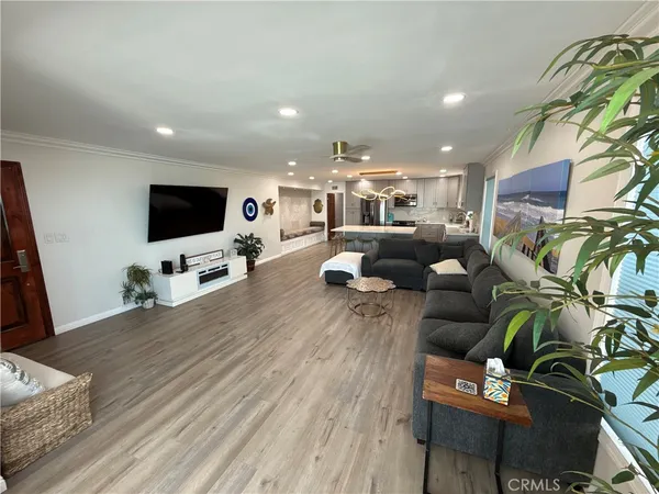 $5,500 | 1174 East Ocean Boulevard, Unit 10, Long Beach, CA 90802