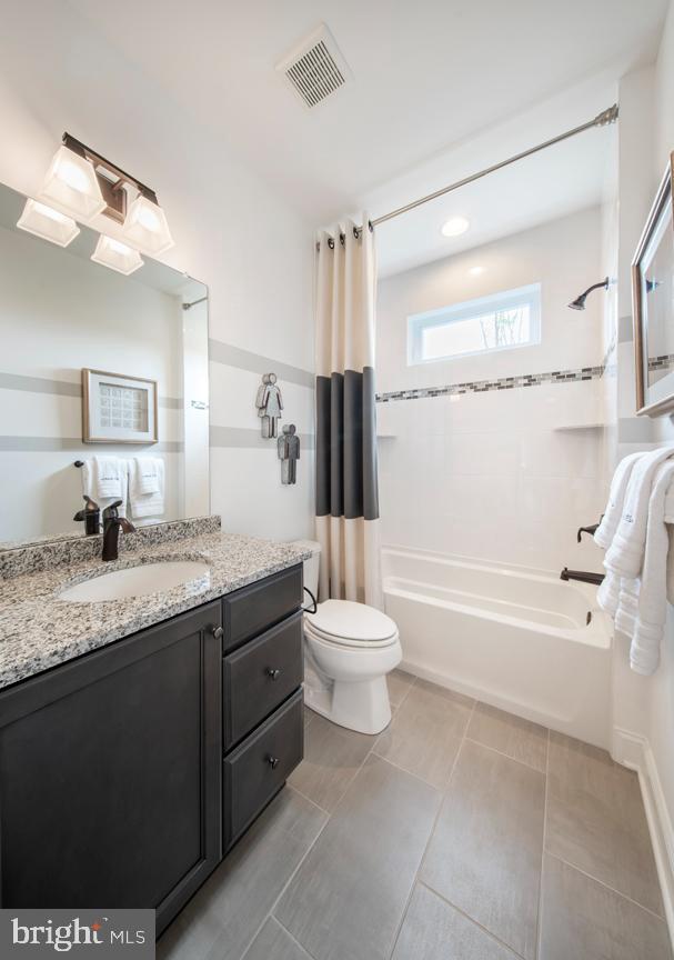 5065 Maple Ridge Way Emmaus, PA 18049 - Photo 35 of 39 Hall Bathroom