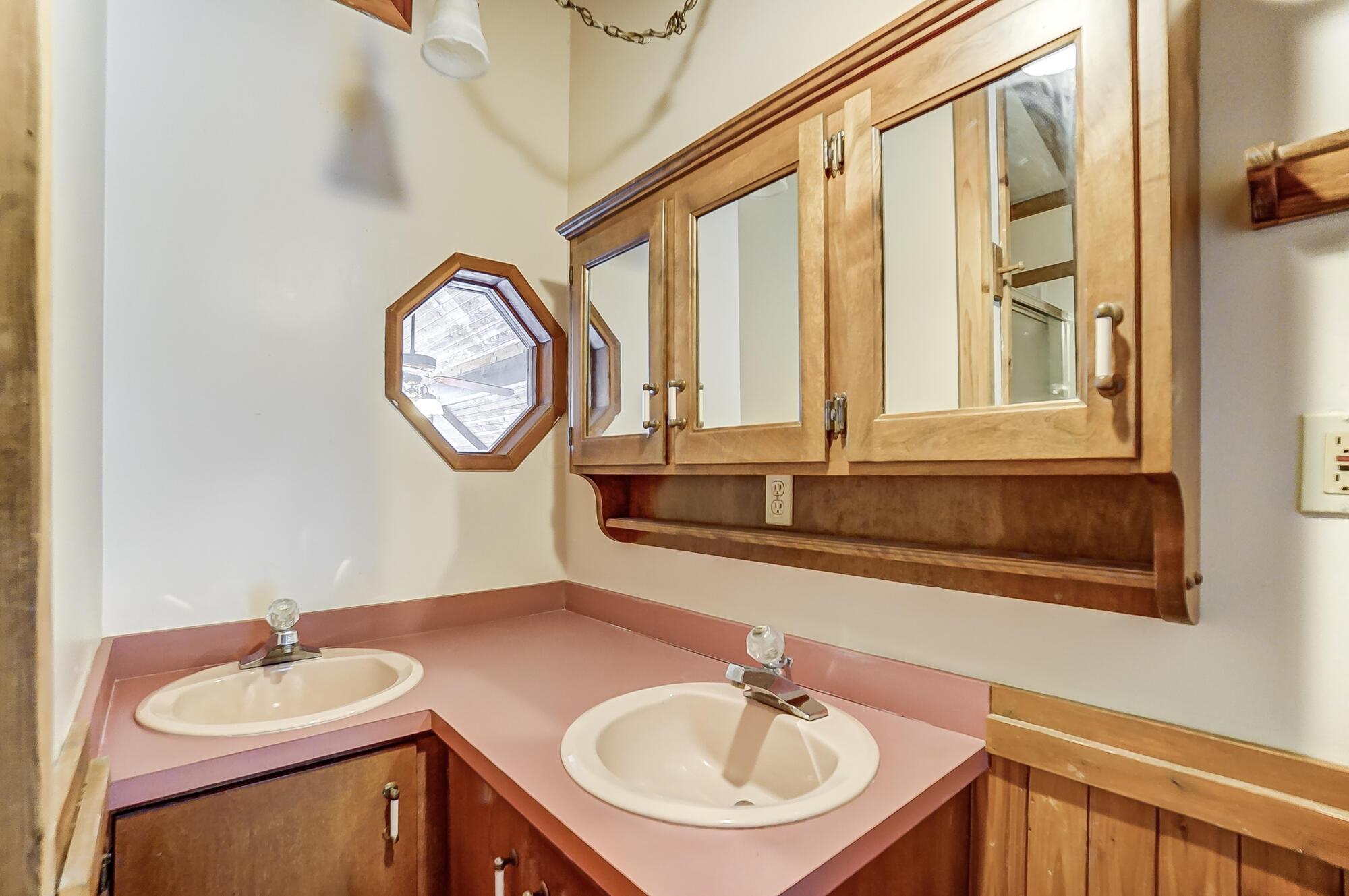20700 Raymond Road Marysville, OH 43040 - Photo 33 of 50 2nd floor bath