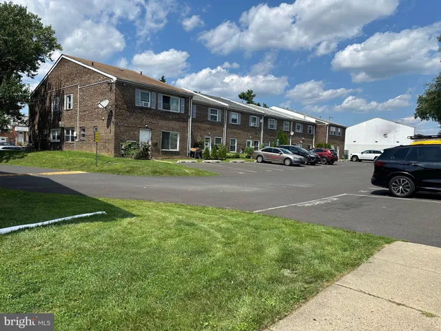 $1,800 | 12135 Academy Road, Unit 18, Philadelphia, PA 19154
