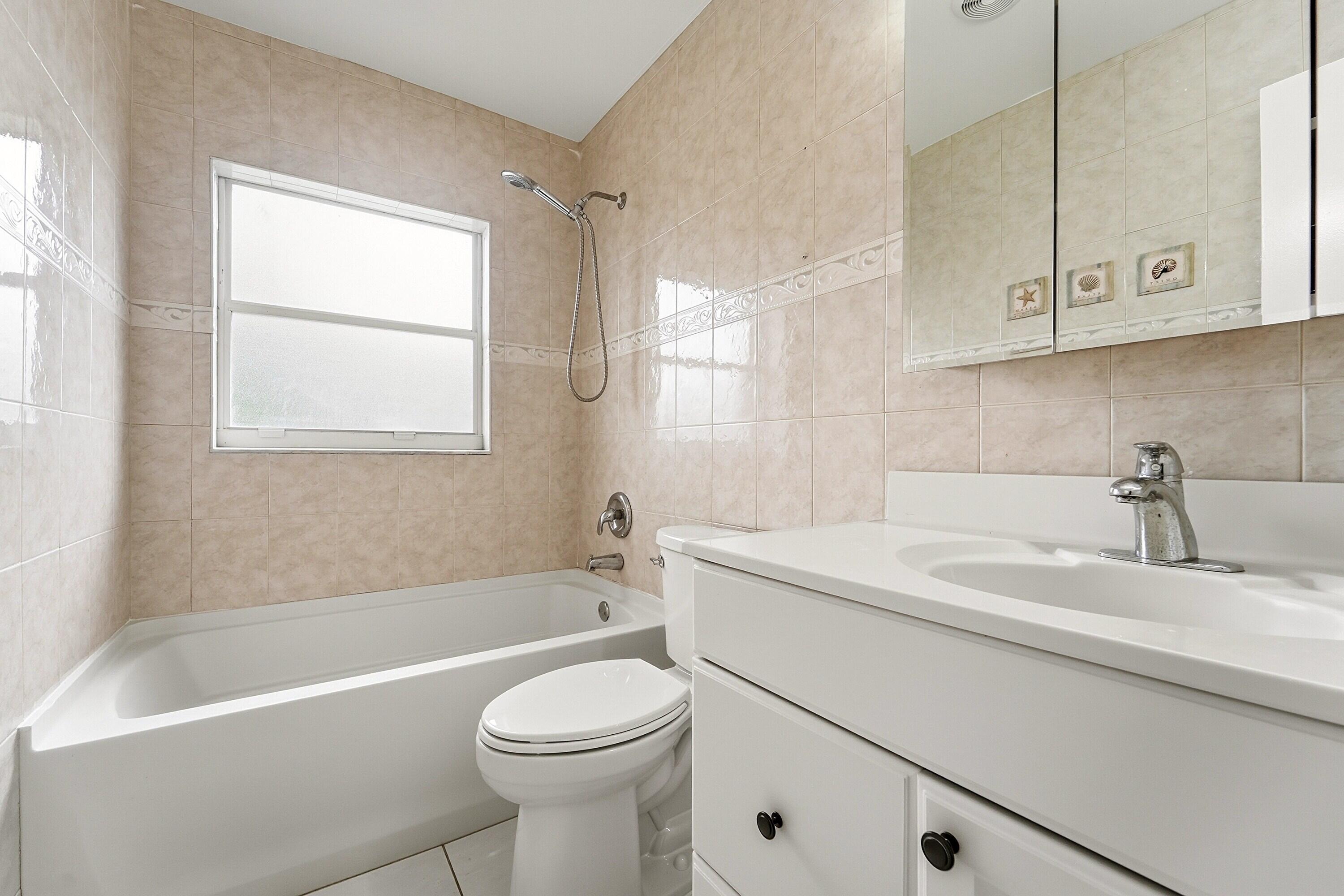22267 Southwest 57th Avenue Boca Raton, FL 33428 - Photo 20 of 49 26_bathroom