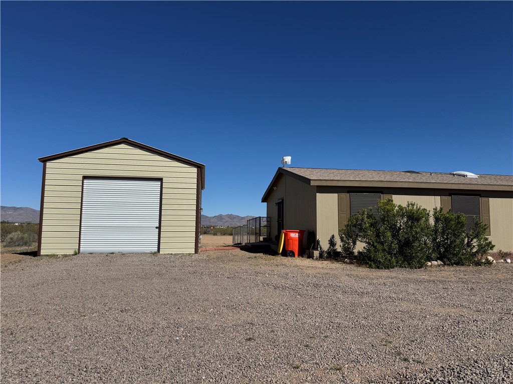 4222 Estrella Road Golden Valley, AZ 86413 - Photo 3 of 34 Garage