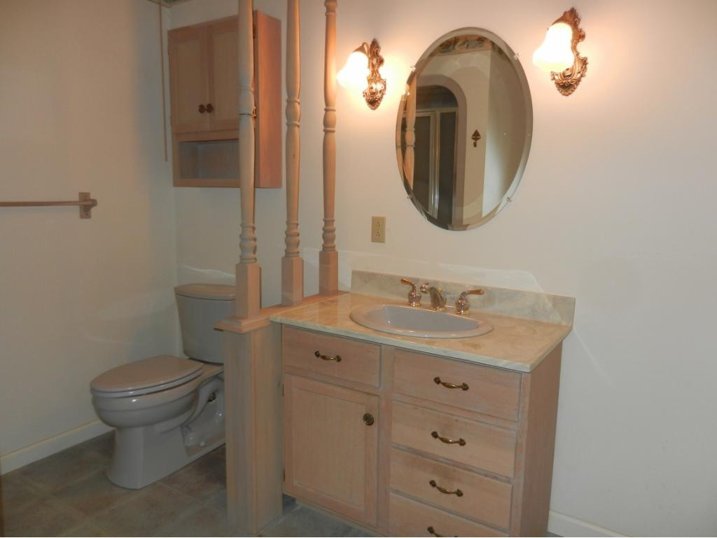 467 Rangewood Road Piney Flats, TN 37686 - Photo 32 of 36 Full Bathroom on Lower Level
