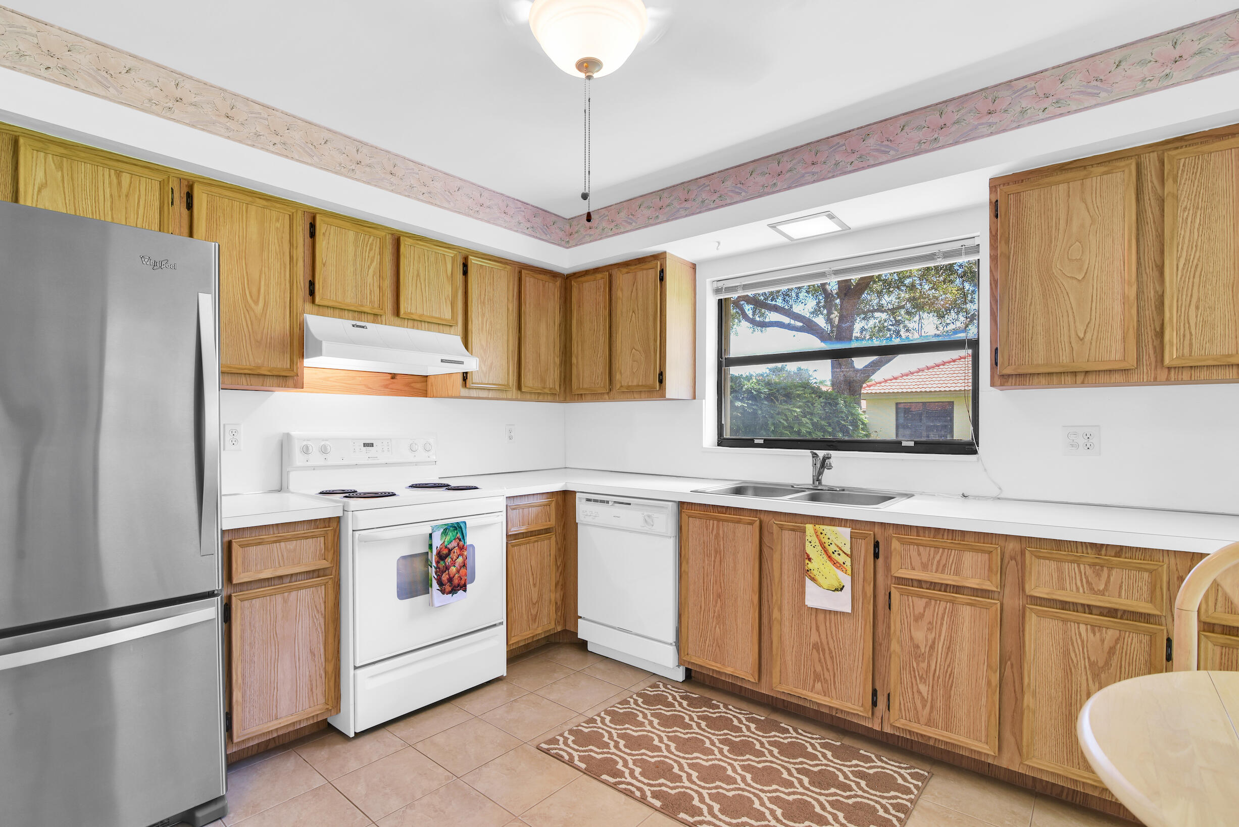 4660 Laurel Tree Road, Unit B Boynton Beach, FL 33436 - Photo 13 of 33 @BocaRatonStudio34