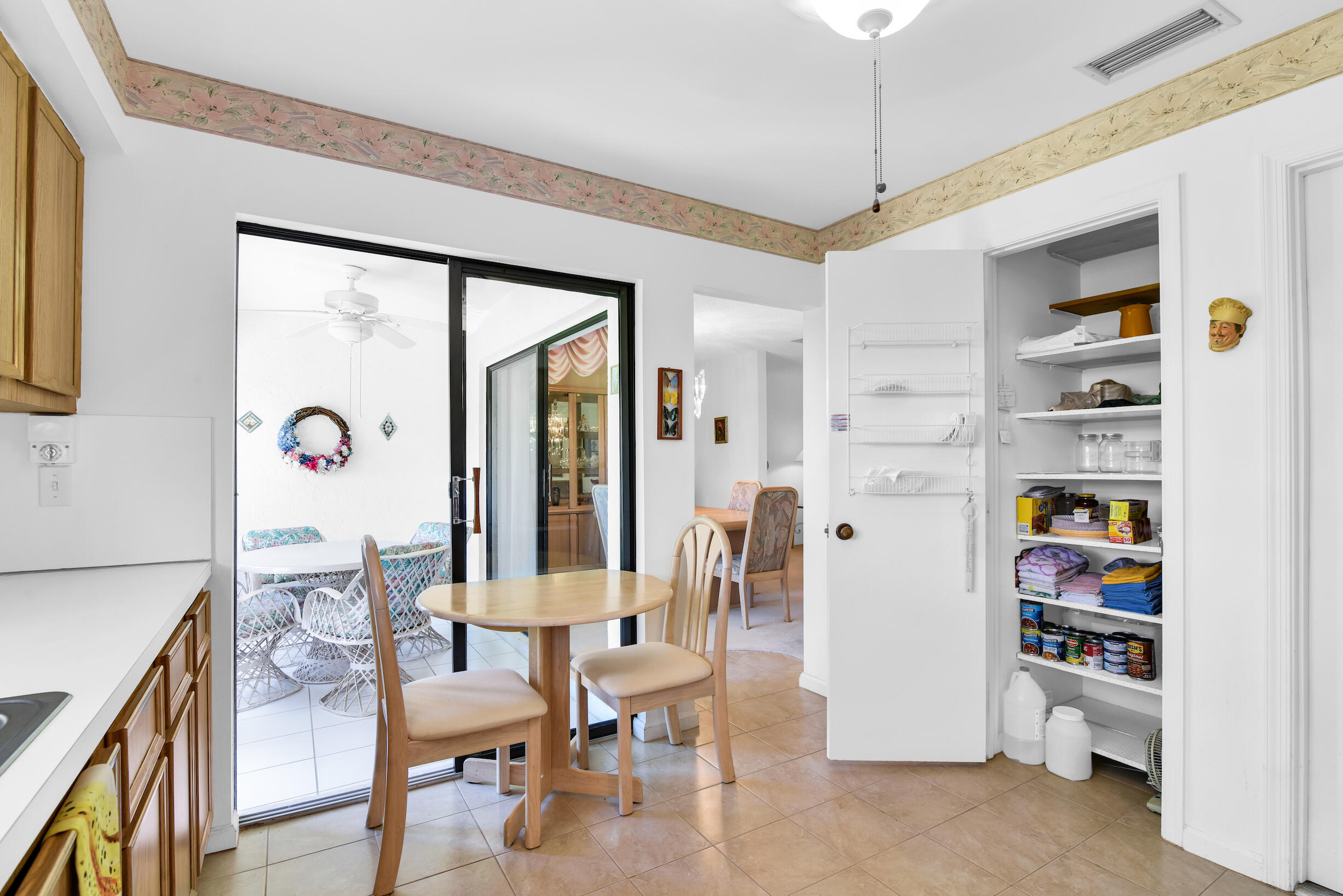 4660 Laurel Tree Road, Unit B Boynton Beach, FL 33436 - Photo 14 of 33 @BocaRatonStudio35