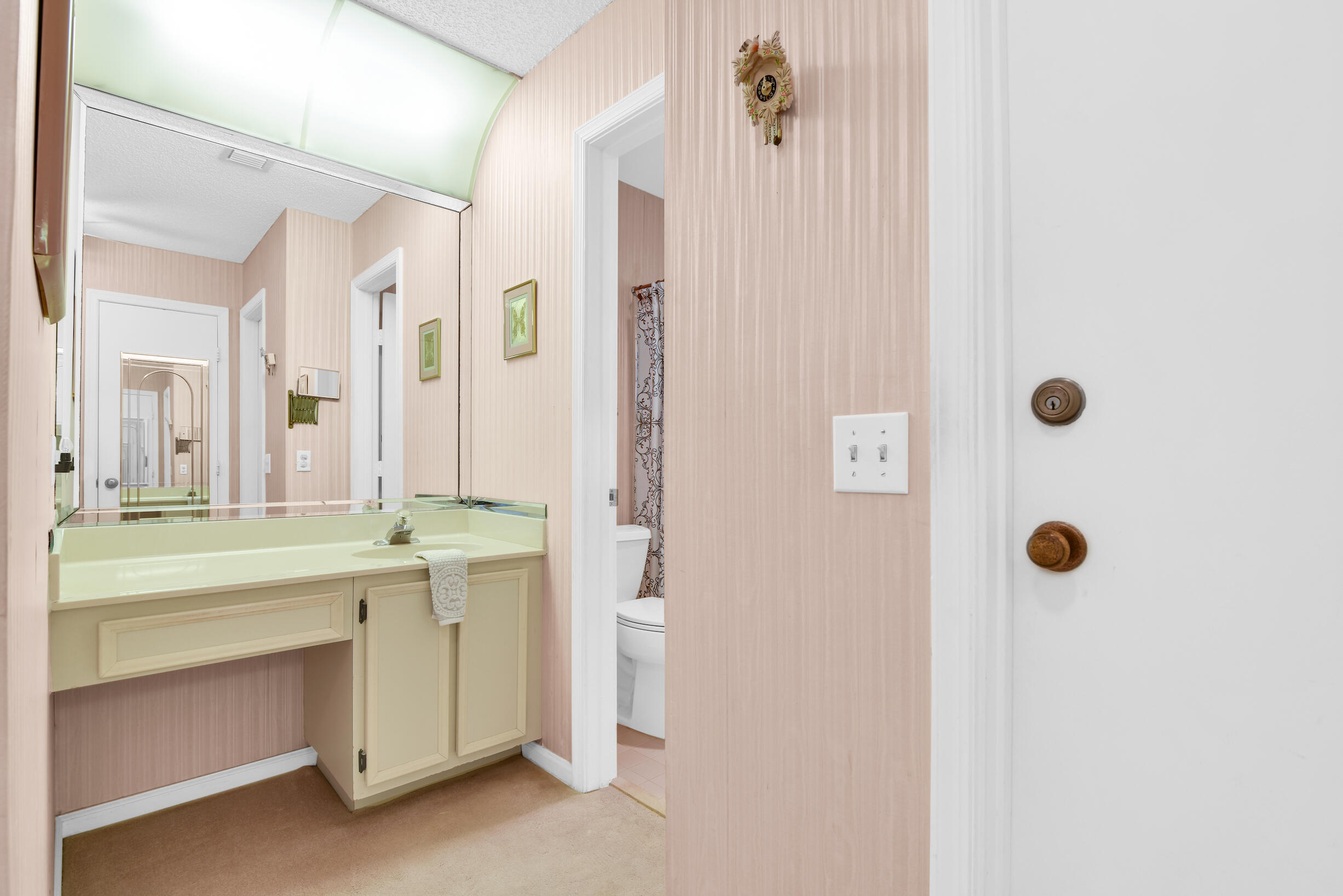 4660 Laurel Tree Road, Unit B Boynton Beach, FL 33436 - Photo 18 of 33 @BocaRatonStudio49