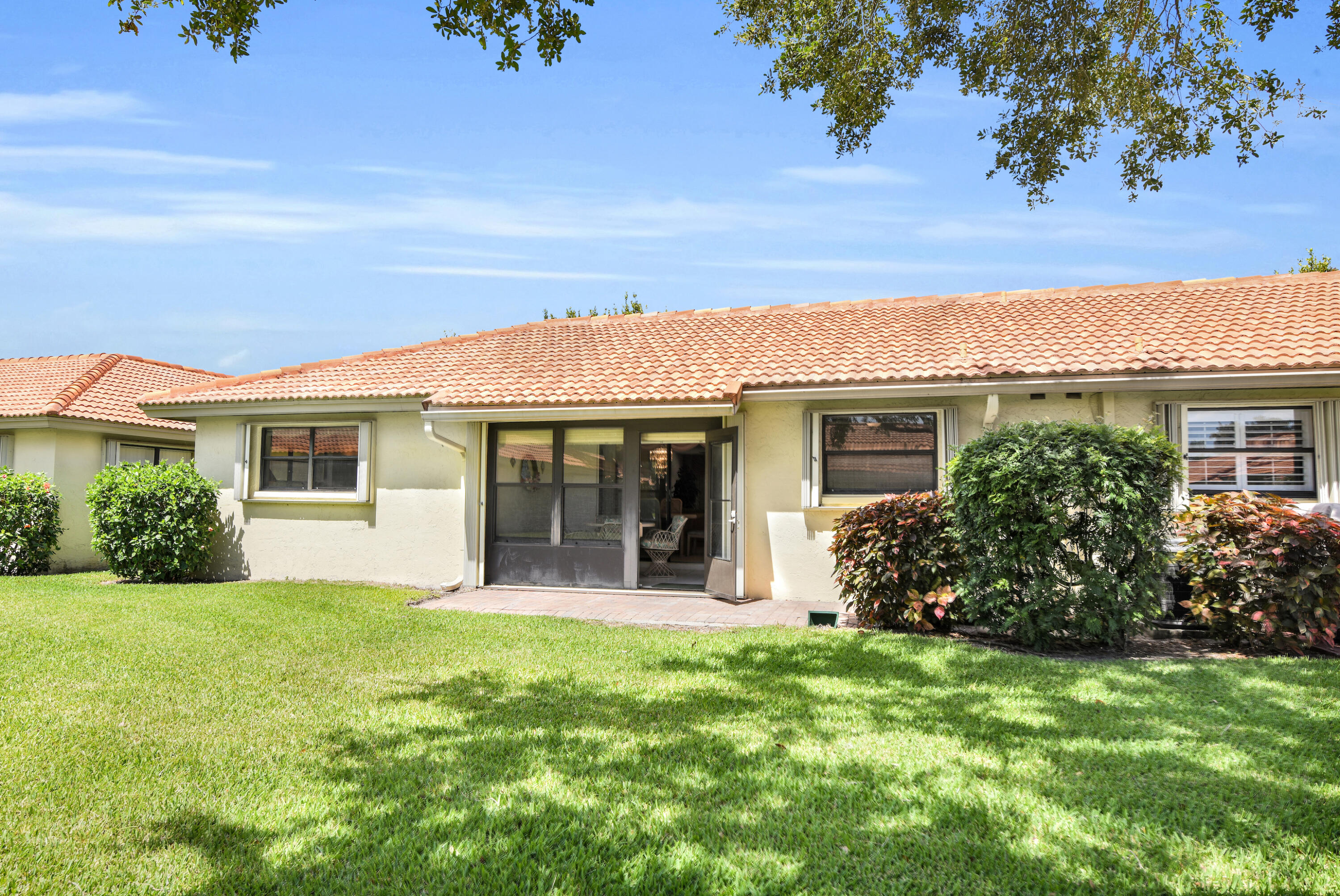 4660 Laurel Tree Road, Unit B Boynton Beach, FL 33436 - Photo 29 of 33 @BocaRatonStudio31