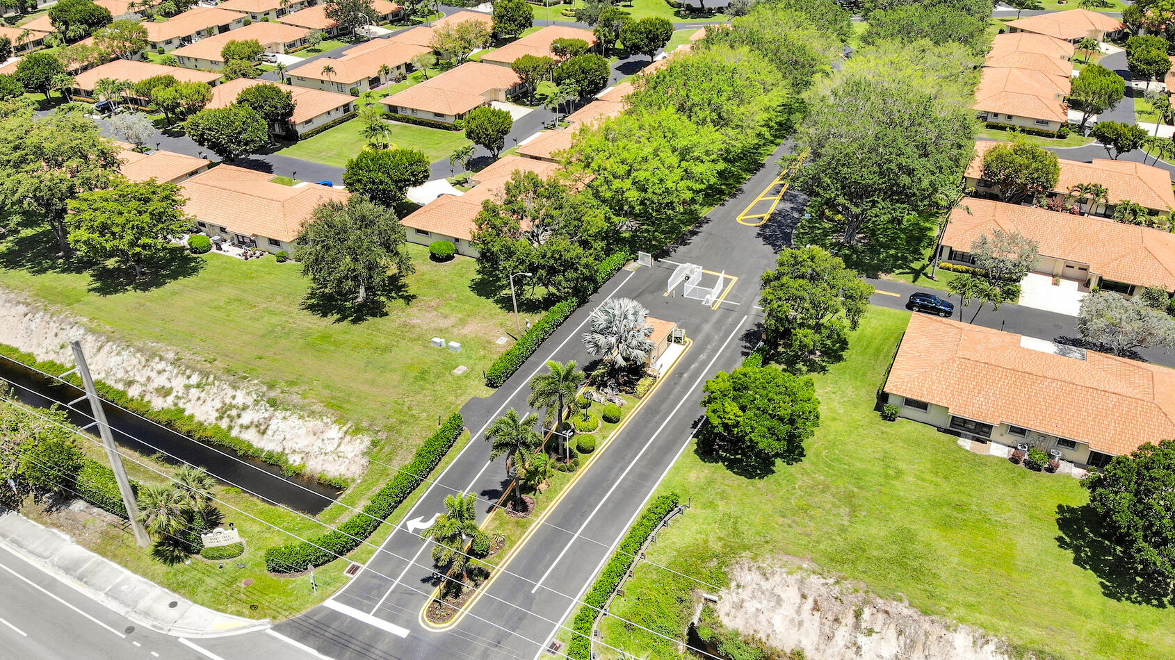 4660 Laurel Tree Road, Unit B Boynton Beach, FL 33436 - Photo 31 of 33 @BocaRatonStudio17