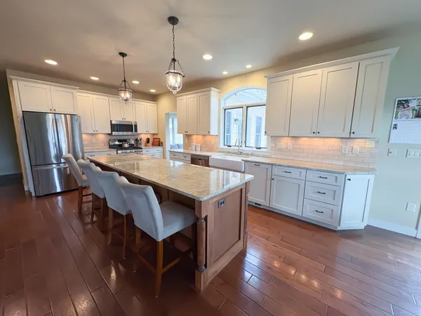 $799,900 | 420 Driftwood Street, West Salem, WI 54669