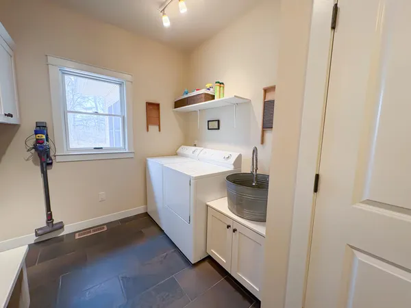 $799,900 | 420 Driftwood Street, West Salem, WI 54669