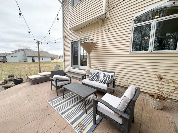 $799,900 | 420 Driftwood Street, West Salem, WI 54669