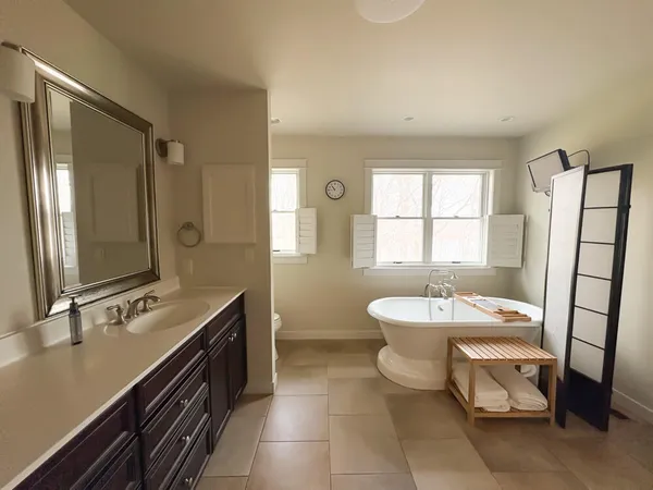 $799,900 | 420 Driftwood Street, West Salem, WI 54669