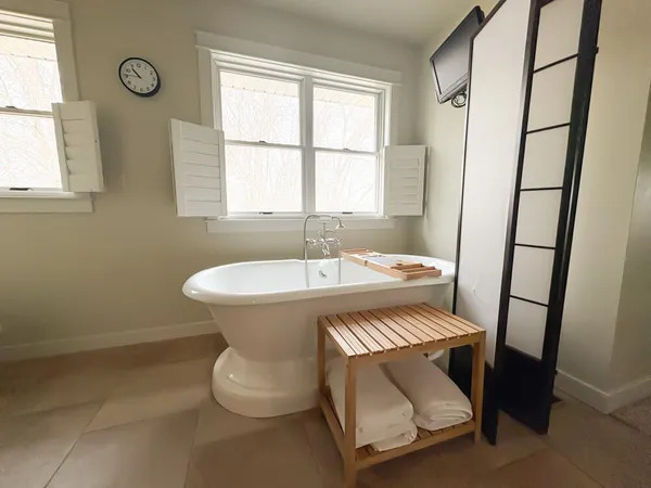 $799,900 | 420 Driftwood Street, West Salem, WI 54669