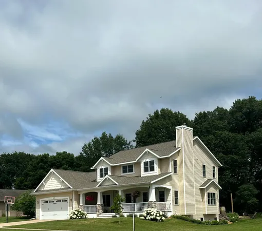 $799,900 | 420 Driftwood Street, West Salem, WI 54669