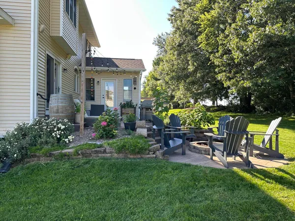 $799,900 | 420 Driftwood Street, West Salem, WI 54669