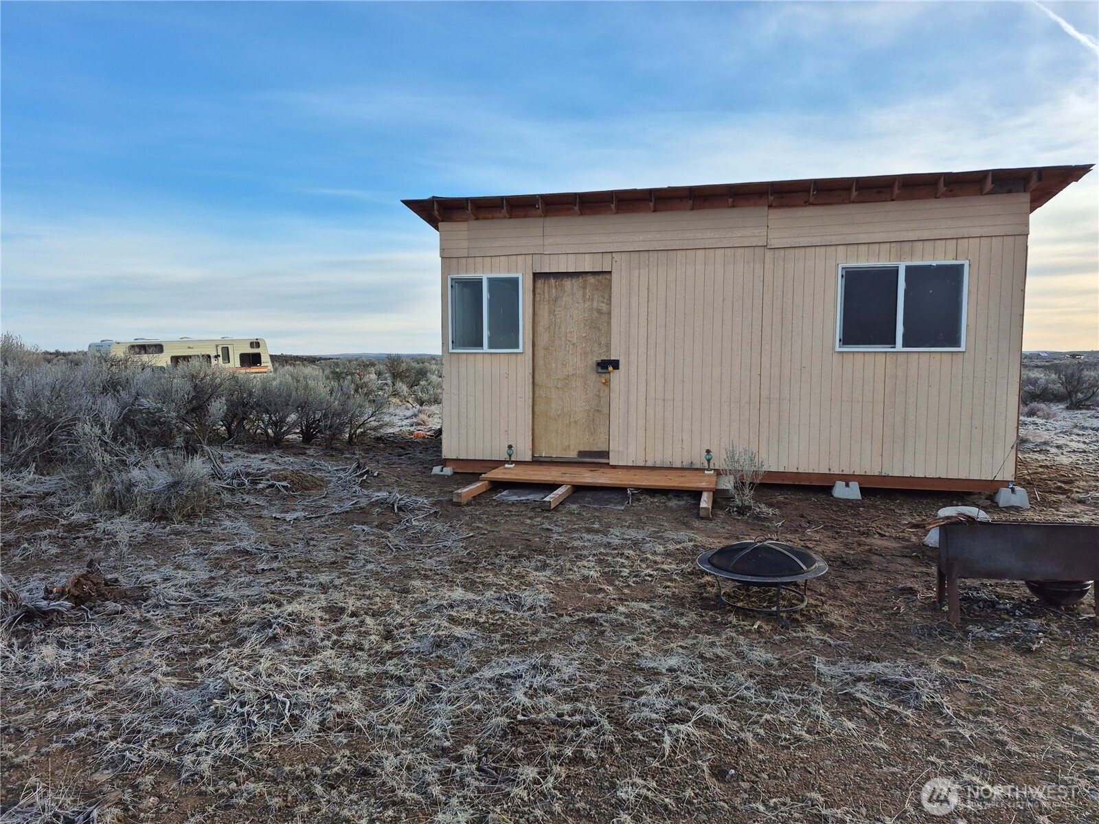 3123 Paint Court Ephrata, WA 98823 - Photo 2 of 8 a backyard of a house