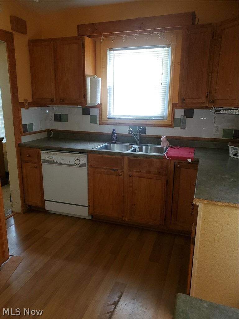 1439 Clermont Road Cleveland, OH 44110 - Photo 9 of 22