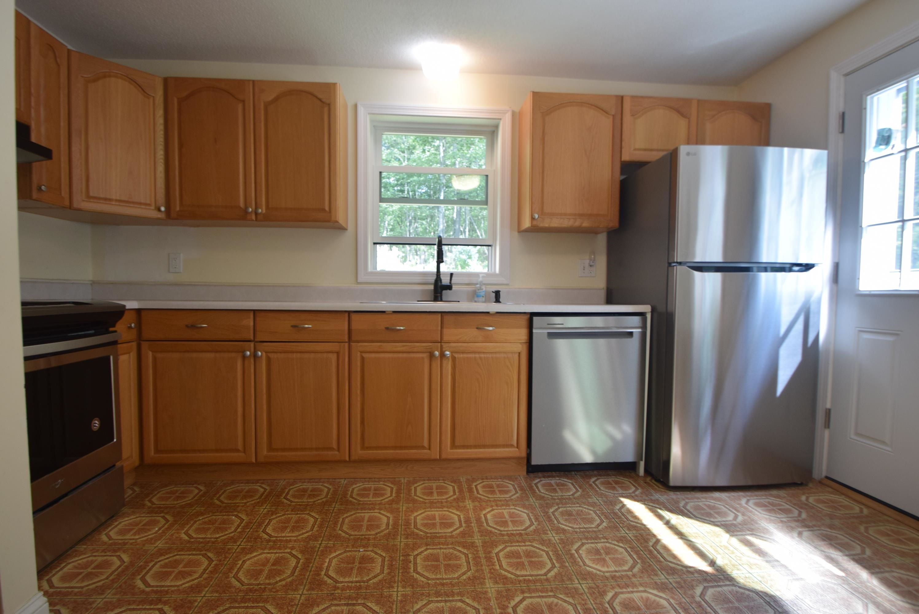 10 Howe Street Allenstown, NH 03275 - Photo 15 of 41