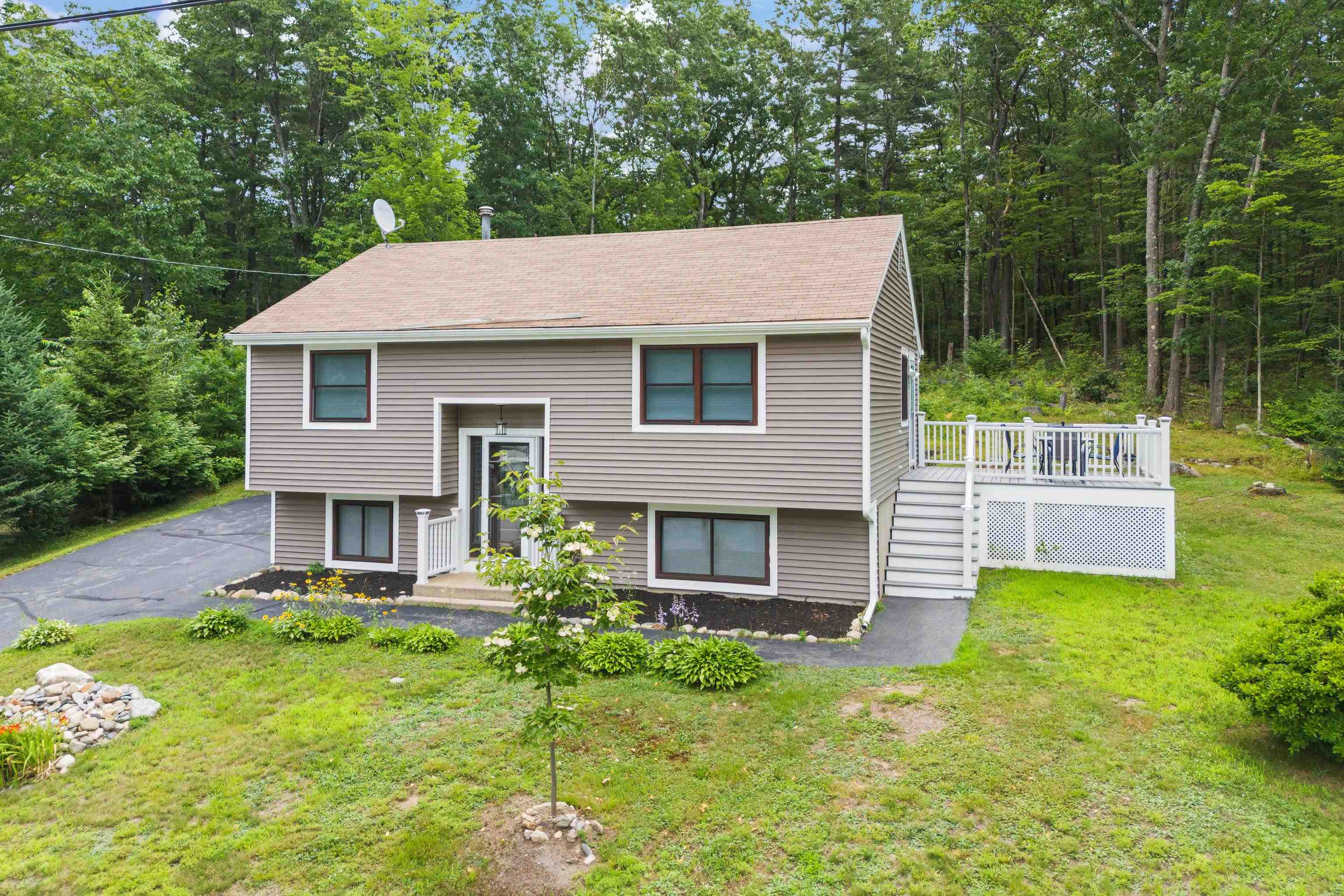 10 Howe Street Allenstown, NH 03275 - Photo 2 of 41