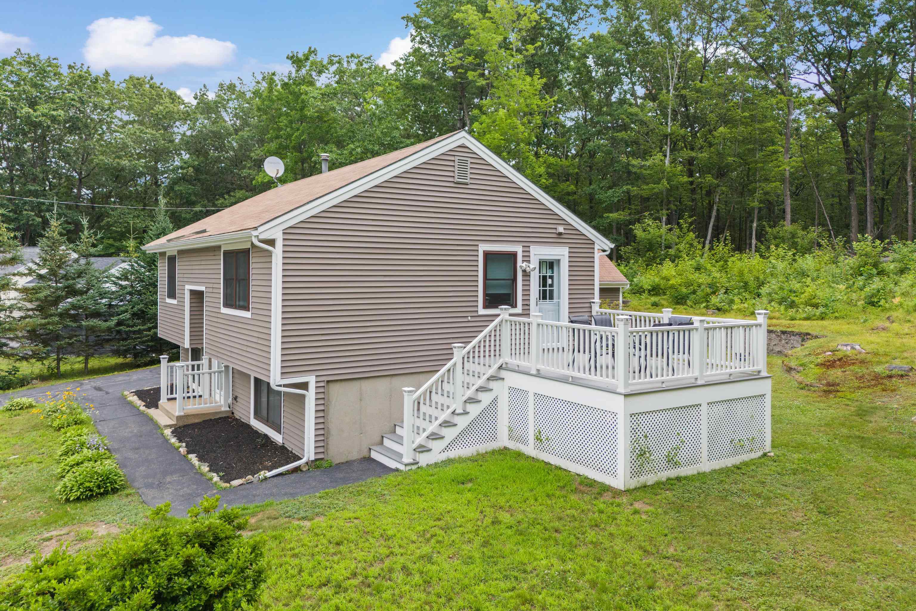 10 Howe Street Allenstown, NH 03275 - Photo 3 of 41