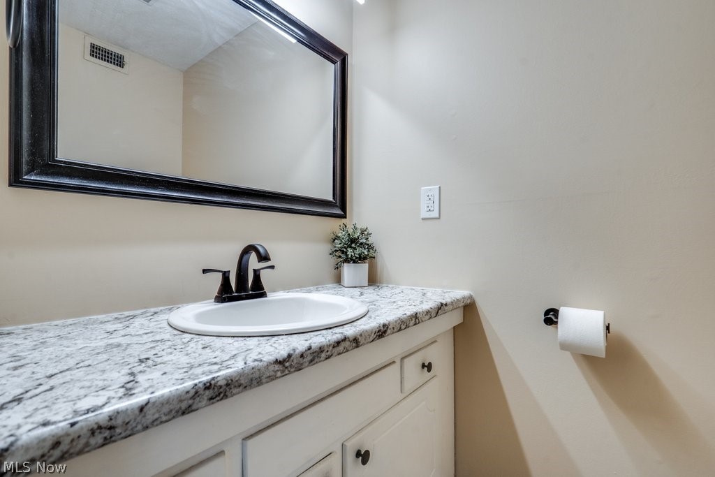 216 Moore Road, Unit 4M Avon Lake, OH 44012 - Photo 12 of 20