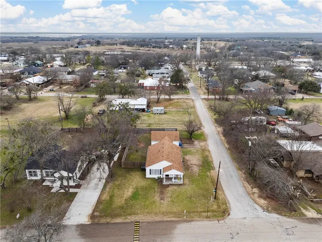 $199,900 | 400 South San Jacinto Street, Whitney, TX 76692