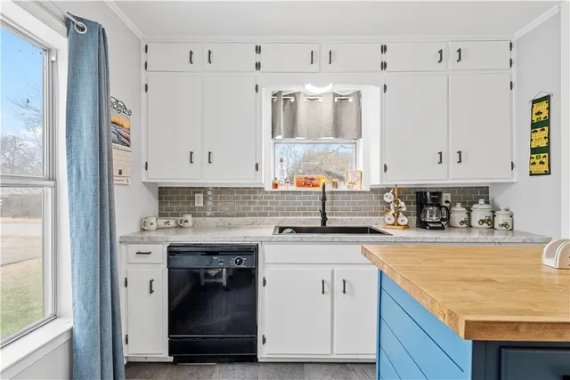 $199,900 | 400 South San Jacinto Street, Whitney, TX 76692