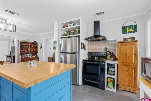 $199,900 | 400 South San Jacinto Street, Whitney, TX 76692