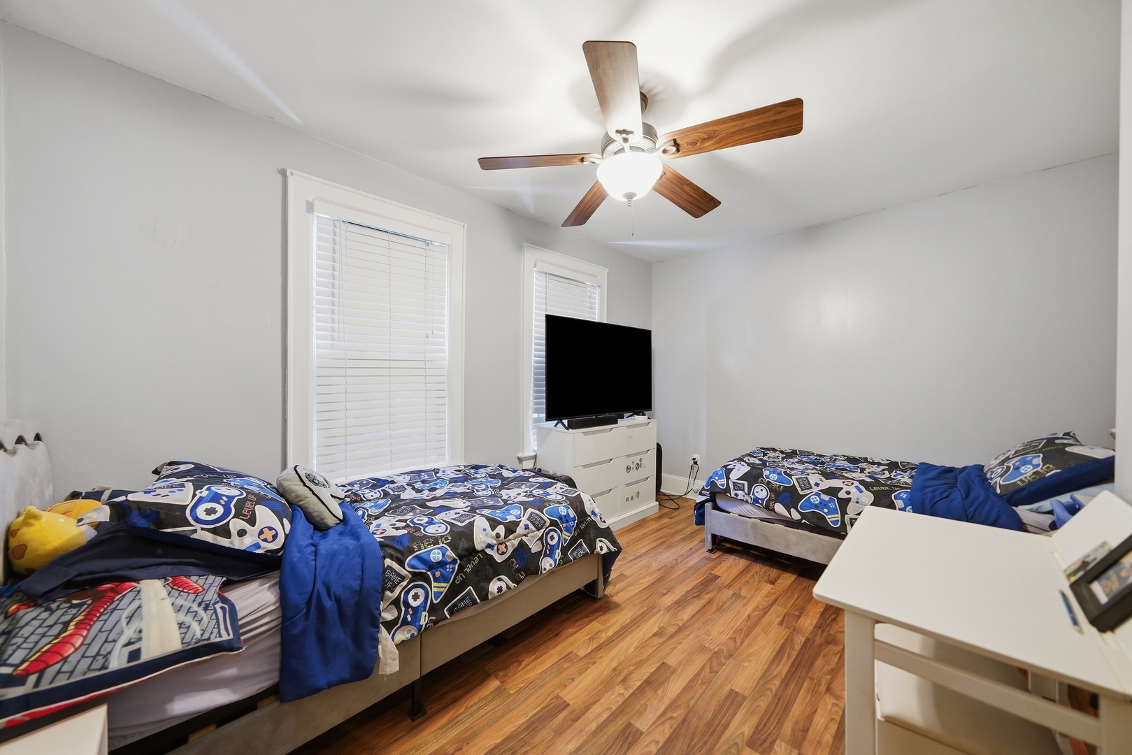 483 Barrett Street Elgin, IL 60120 - Photo 12 of 20 Gallery Image 12