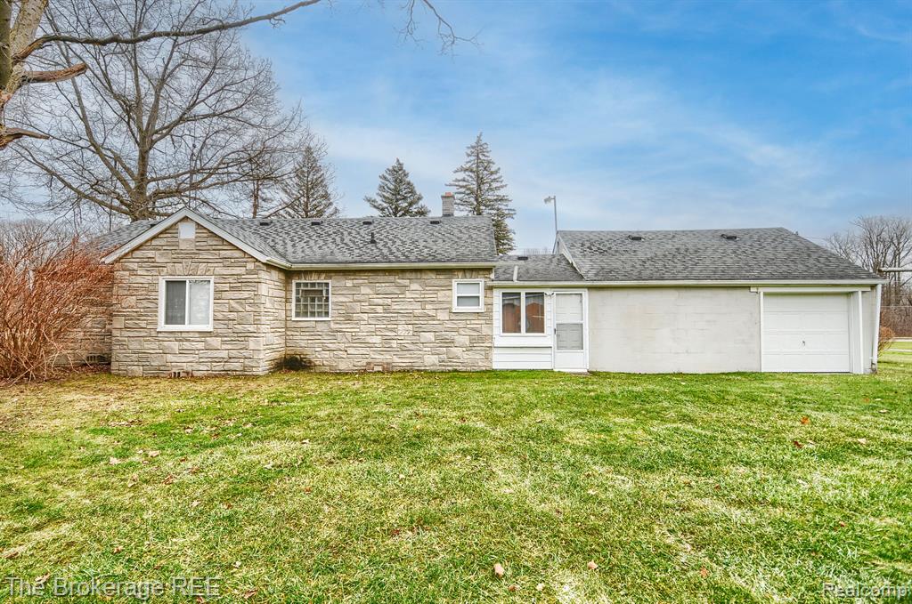9213 North Clio Road Clio, MI 48420 - Photo 4 of 31