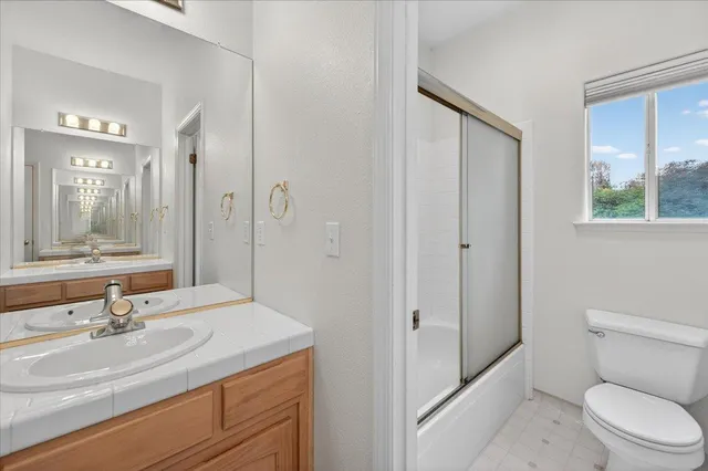 $609,000 | 2169 East Hillview Avenue, Fresno, CA 93720