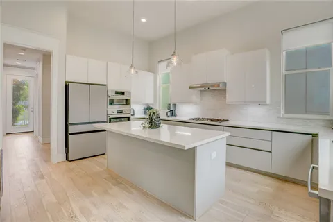 $569,500 | 9820 Mocking Bird Hill Lane, Houston, TX 77080