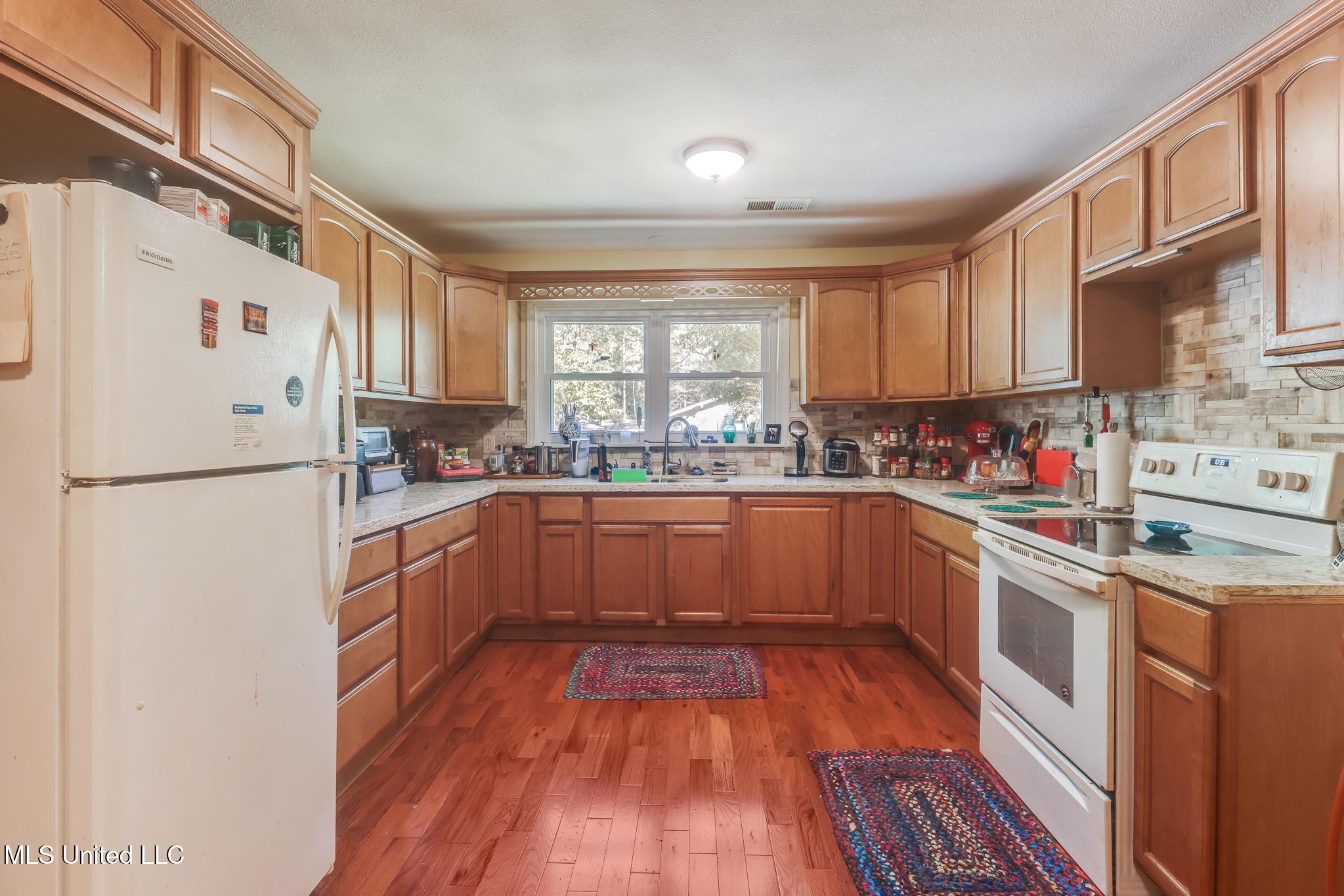 7033 Longridge Road Long Beach, MS 39560 - Photo 4 of 20 IMG_7502