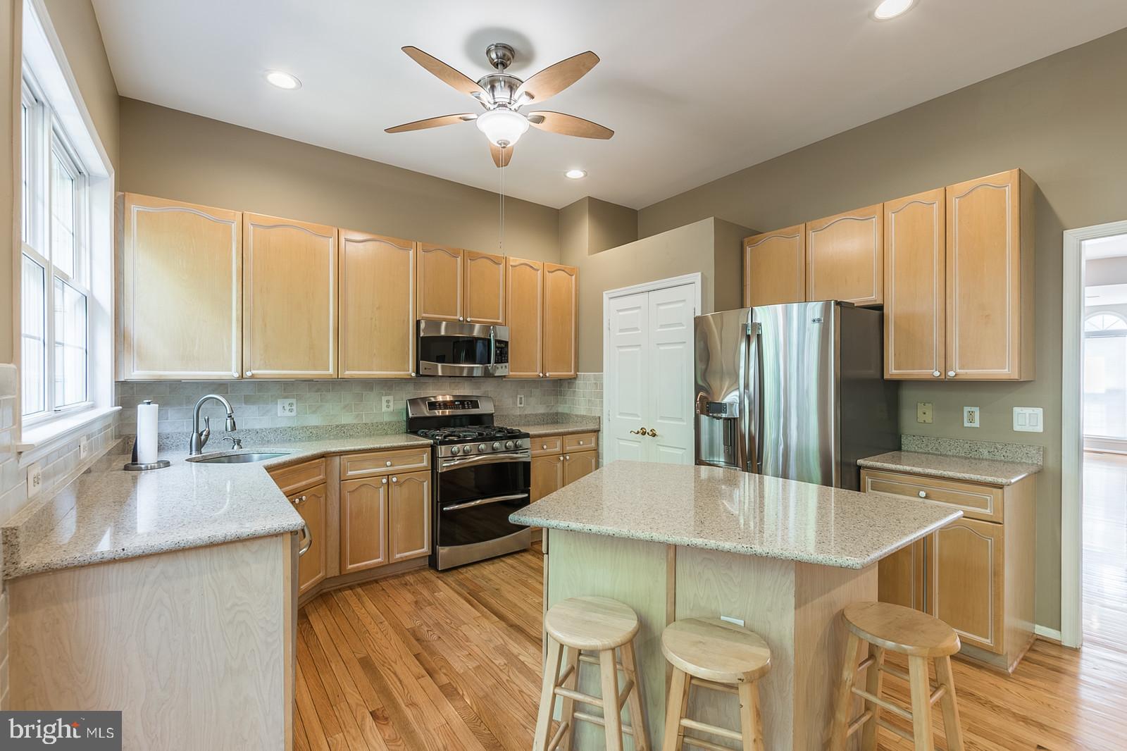 20689 Riptide Square Sterling, VA 20165 - Photo 11 of 74