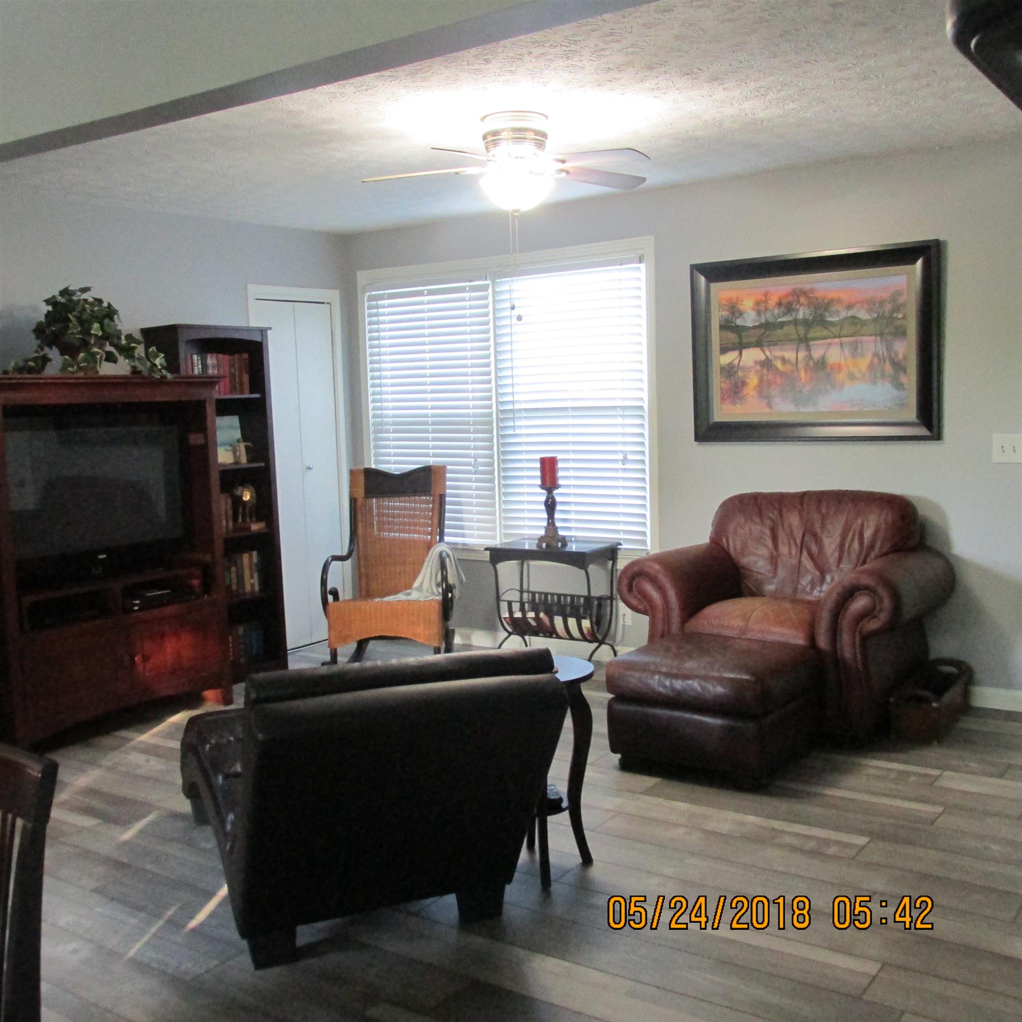 200 Breeze Inn Road Castalian Springs, TN 37031 - Photo 11 of 17 LIVING ROOM