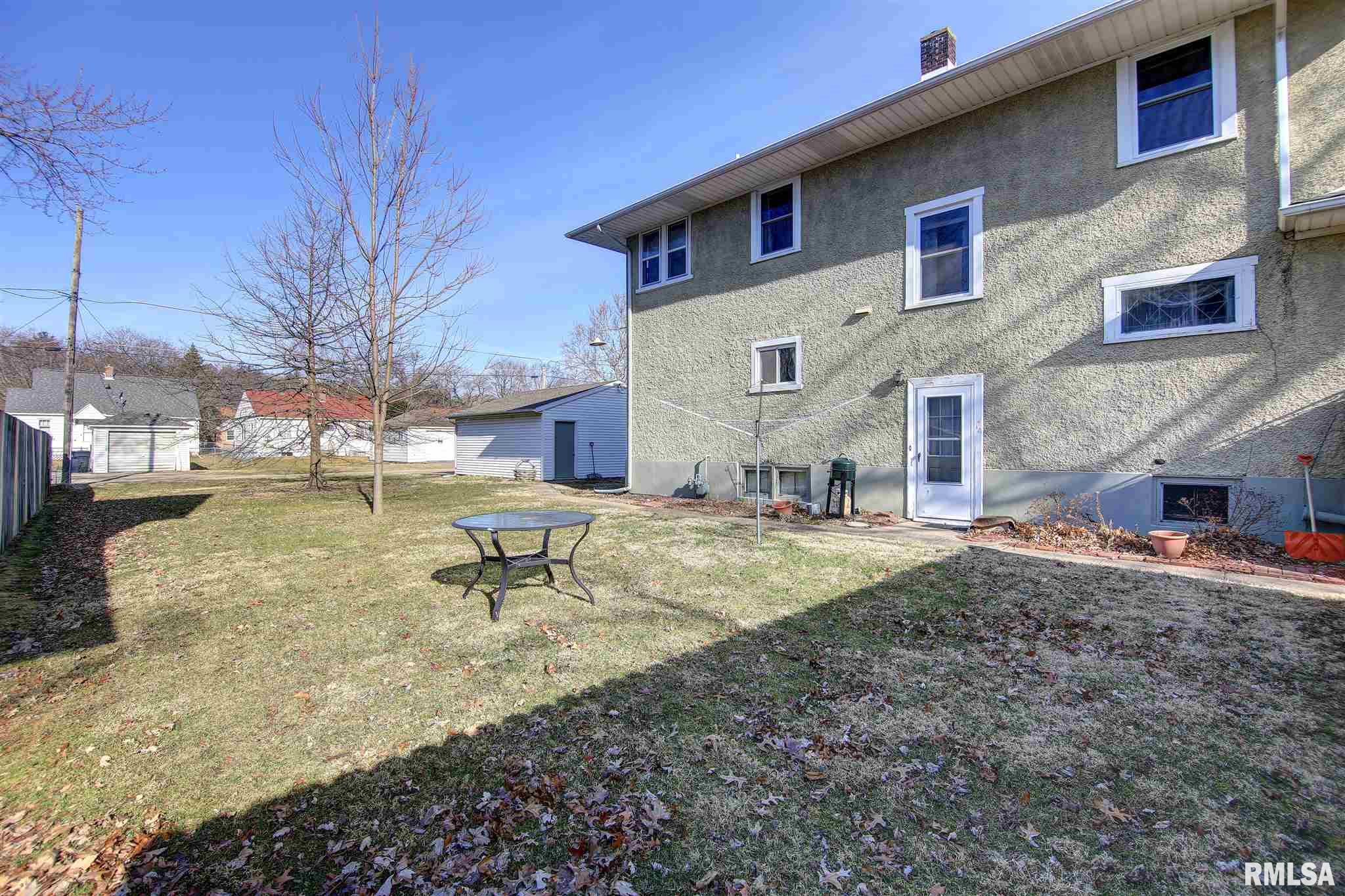 1018 Pershing Boulevard Clinton, IA 52732 - Photo 18 of 19 Gallery Image 18