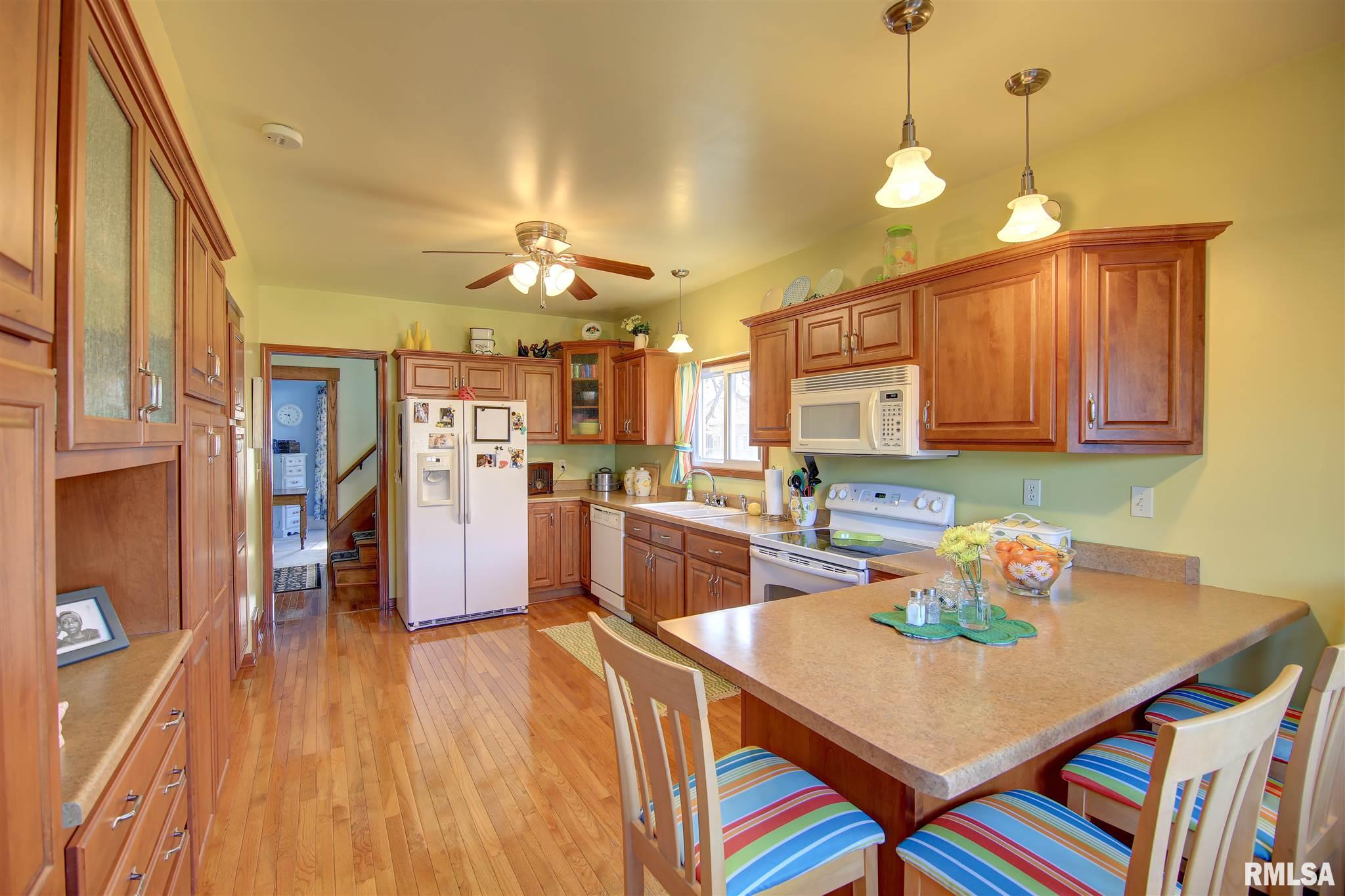 1018 Pershing Boulevard Clinton, IA 52732 - Photo 2 of 19 Gallery Image 2