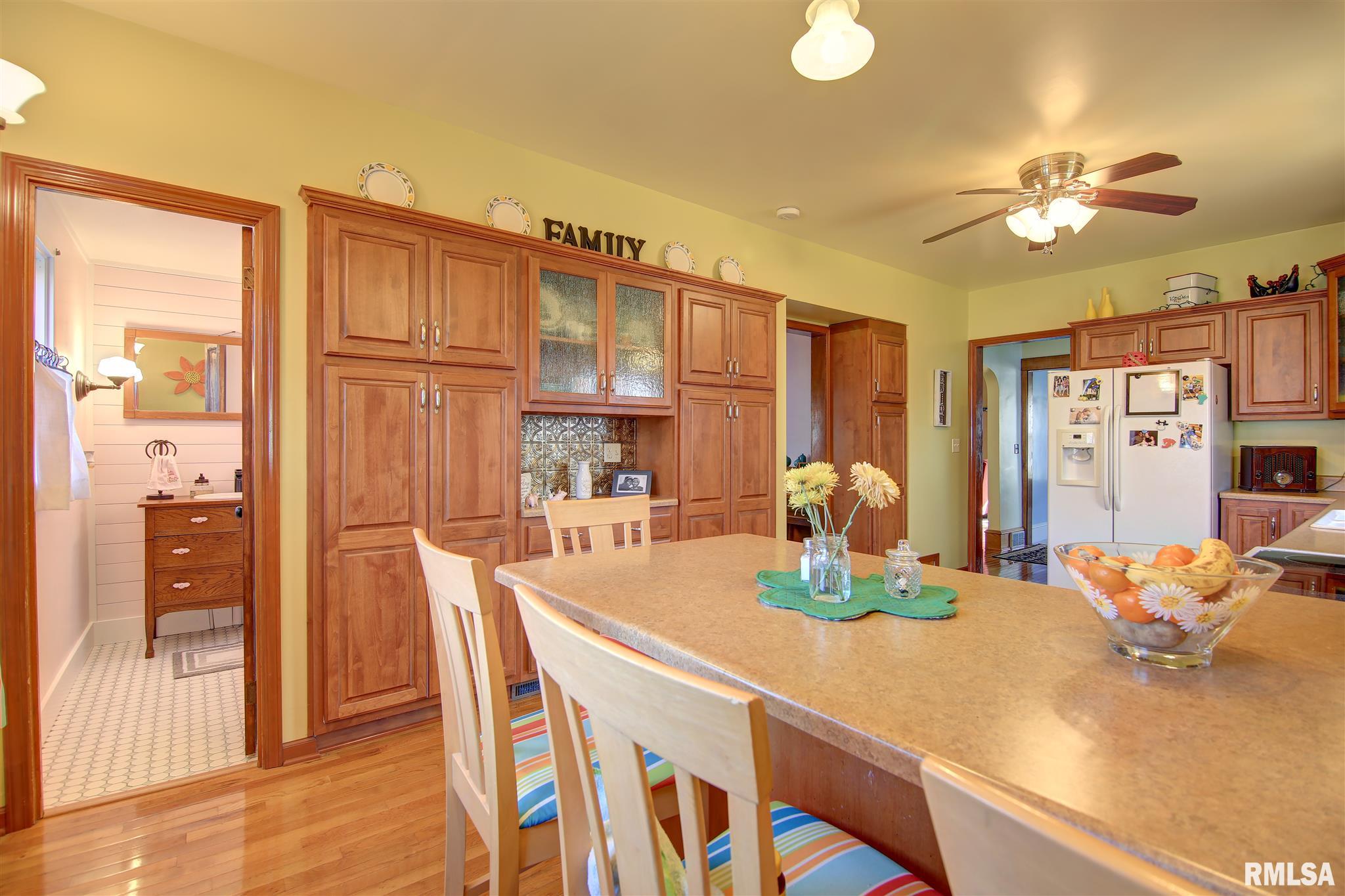 1018 Pershing Boulevard Clinton, IA 52732 - Photo 3 of 19 Gallery Image 3